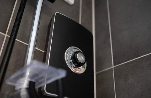 Modern 2 Bedroom Flat, Central Chatham, Self Check-in - Foto 16