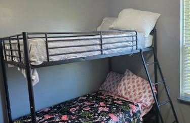 The E-Town Retreat 2BR townhouse close to Downtown - Foto 13