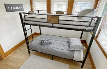 Lux 3BR, Steps from Airport, U of R & Grocery Stores - Foto 18