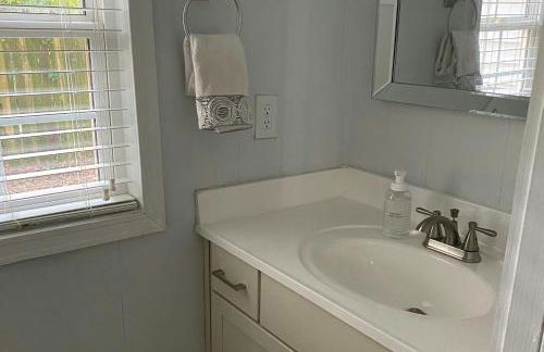 3 Mi to Dtwn Charlotte! Quiet Haven with Fenced Yard - Foto 15