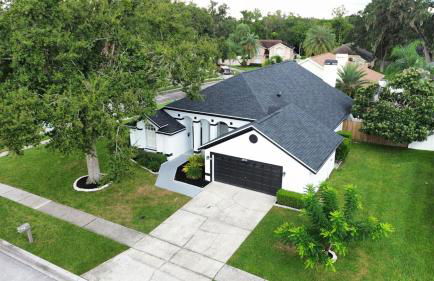 Pool house Best location in Wesley Chapel - Photo 10