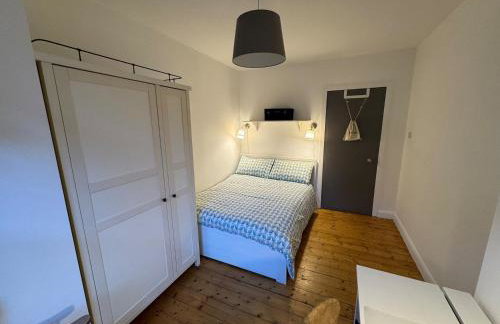 Stirling Haven: Charming 3B Apt in City Centre - Photo 17