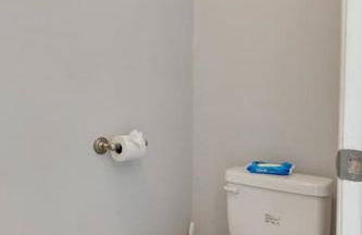 Prime Location With Balcony Near Broadway and Top Golf - Foto 7