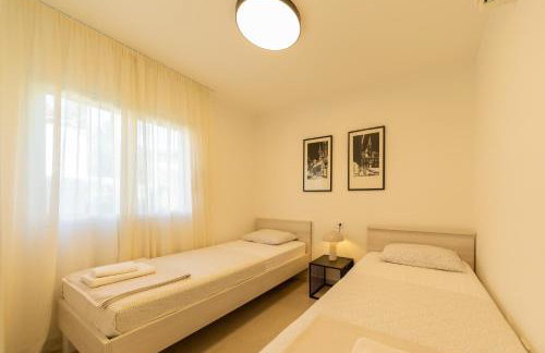 Seafront Suites Maja - Photo 35