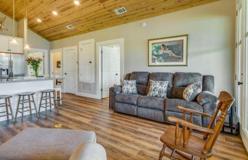 Escape to Nature Lakefront Jay Cottage with Views! - Foto 7