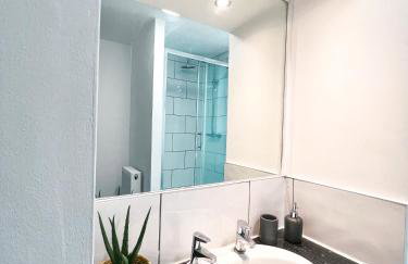 The County Staycation - Photo 47