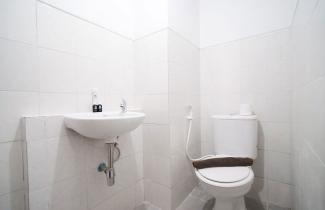 New Studio Apartment With Strategic Location At Suncity Residence - Foto 12