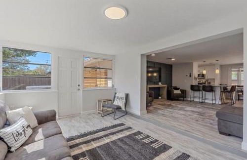 The Wisteria Oasis With heated pool and hot tub - Foto 21