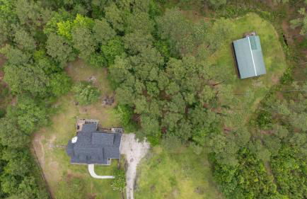 Grandma's Farm on 6 acres with Lighted Barn and River Access - Foto 43