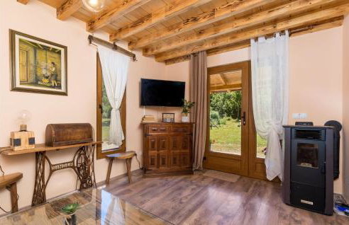 Gorgeous Home In Gospic - Photo 3