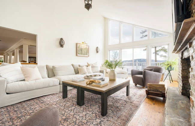 River House by Avantstay Historic & Secluded Estate on the Hudson River w/ Pool Sleeps 24! - Foto 8