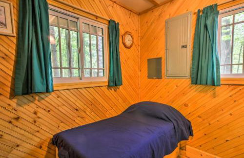 Lakefront Cumberland Cabin with Dock and Fire Pit! - Foto 21