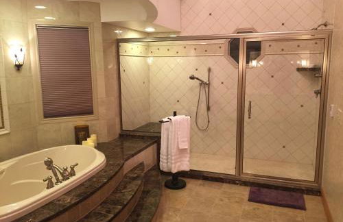 Victorian Suite by Amish Country Lodging - Foto 9