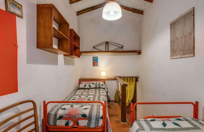 Vintage Vacation Home - Photo 9