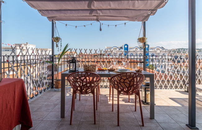 Sea View Panoramic Apartment With Terrace Wifi and Parking - Foto 1