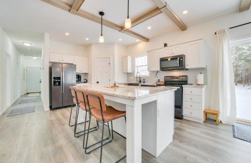 Walk to Beach Modern Retreat in Presque Isle! - Photo 2