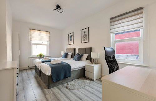 Modern 4 Bedroom House In Woodgreen - Foto 37