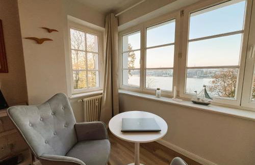 Beste Lage mit Warnowblick - großer Balkon, zwei Schlafzimmer, Aufzug, Stellplatz - Foto 37