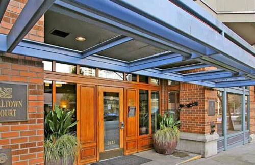 DT Designer's 2BR Condo Parking Tub Pool - 99 walk score - Foto 26