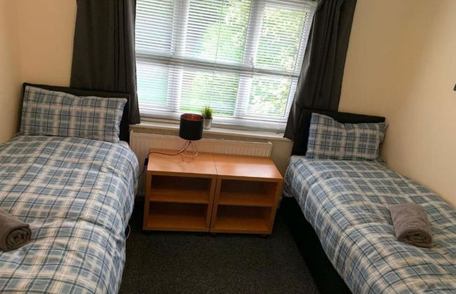 Bridge House 5 Beds up to 8 People Contractors Reunions Long or Short Stays - Foto 1