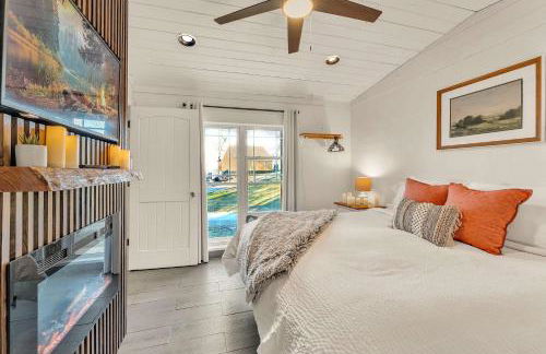 This is IT Cabin with a hot tub fire pit & indoor pool - Foto 15