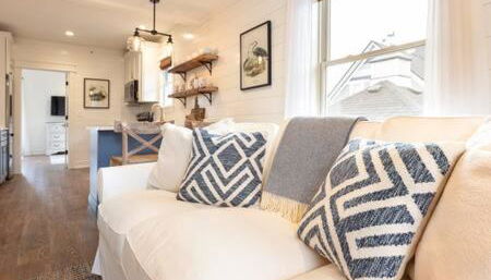 Downtown Luxury Farmhouse Apartment #3 - Photo 5