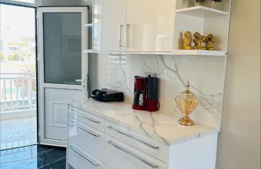 Flev's House with Jacuzzi & Rooftop BBQ - Photo 6