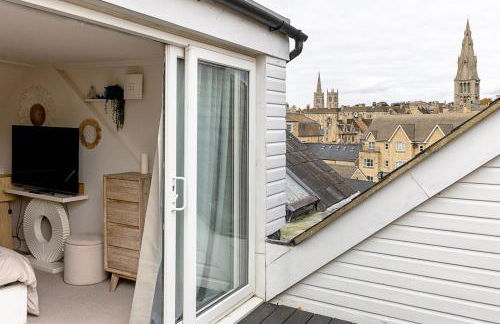 Lux Two Bedroom Home & Terrace in Stamford Centre - Foto 16