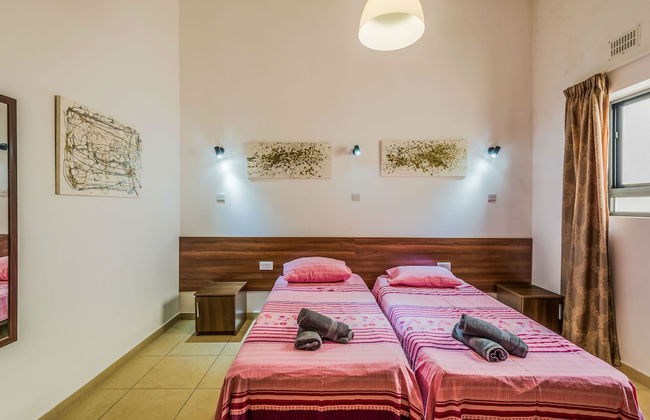 Blue Harbour 1 Seafront Holiday 2-bedroom Apartment With Terrace St Pauls Bay - Photo 3