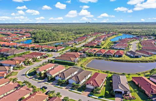 Modern waterfront home in Artesia with pool/gym - Photo 35