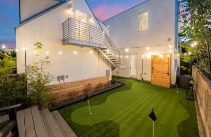 Sleeps 32 Private Compound w Putting Green Bouldin Collective by AvantStay - Foto 5