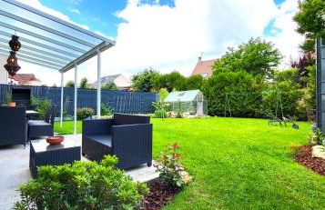 Konforta : Paisible maison d'été avec grand jardin - Foto 6