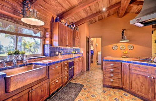 Equestrian Estate with Horse Stables and Pool! - Foto 14