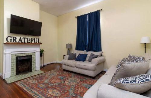 The Sunny Southern Manse Front Walk Downtown - Foto 1