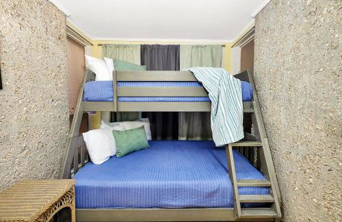 Steps to East Beach & Pet Friendly w/ 2 King Beds - Foto 34