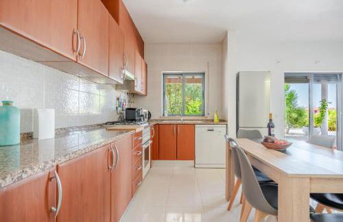 Casa ELI - 3 Bedroom house with pool - HolidaysPT - Foto 13