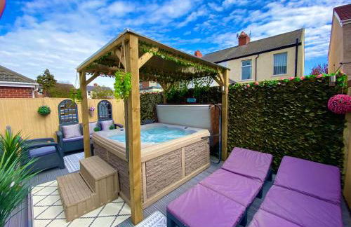 NEW…THE HOTTUB HOUSE BLACKPOOL PLEASURE BEACH - Photo 5