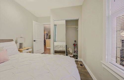 DT Stylish & Newly Renovated Home 2BR Sea Tac 6 Miles with AC - Foto 8