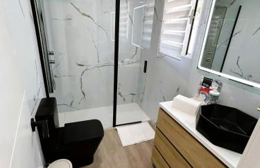 ThE WHALE HOUSE - Photo 6