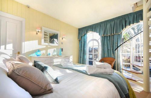 The Old Watchtower - Photo 8