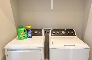 NEW-Upscale-EnSuites-King Bds-Fast WiFi-Quiet Area - Foto 5