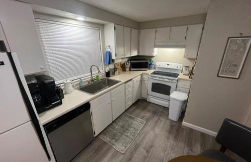 Relaxing Ducks Hang Out Haven 2 bed 1 bath and BBQ - Foto 16