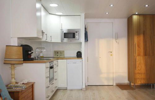 At151 Flat with Airco,building in front of the beach - Foto 2