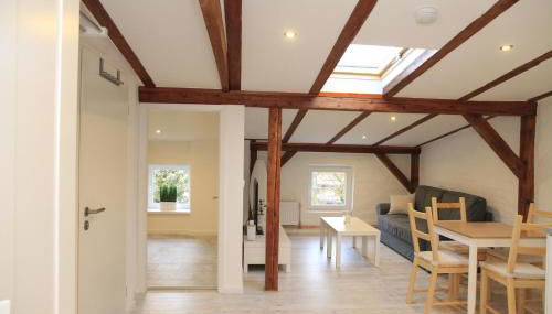 Gemütliche Dachgeschoßwohnung mit Altbaucharme - Foto 3