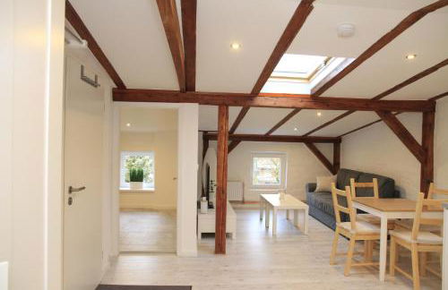 Gemütliche Dachgeschoßwohnung mit Altbaucharme - Foto 3