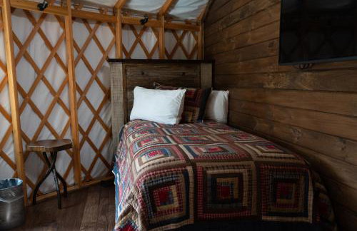 Otter Creek Luxury Yurt - Creekside Glamping with Private Hot Tub - Foto 22