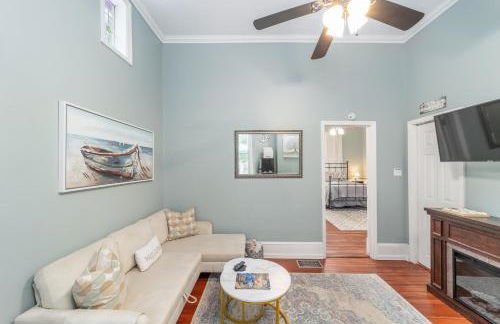 Martin B- historic district apt with pool - Foto 8