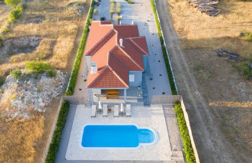 Modern Guest House Rak with beautiful pool - Photo 6