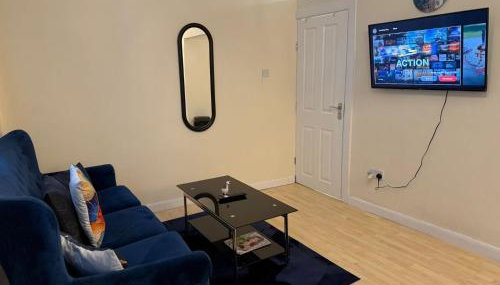 Double bed Quinton ,Studio Fast WiFi,Netflix, No deposit Required - Foto 3
