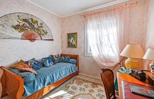 Lovely Home In Saint-Julien-Les-Rosie - Foto 20